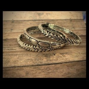 Premier Designs Arrow stretch bracelets (set of 3)